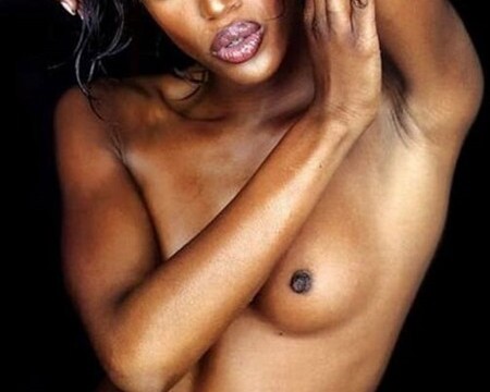 CelebMatrix – Naomi Campbell